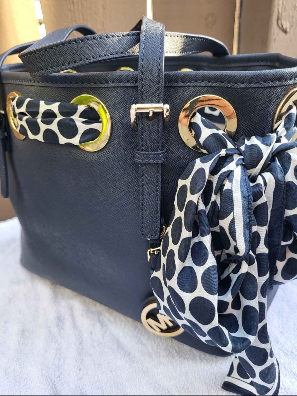 Michael Kors Navy Leather Tote Bag with Gold Hardware - Picture 2 of 5